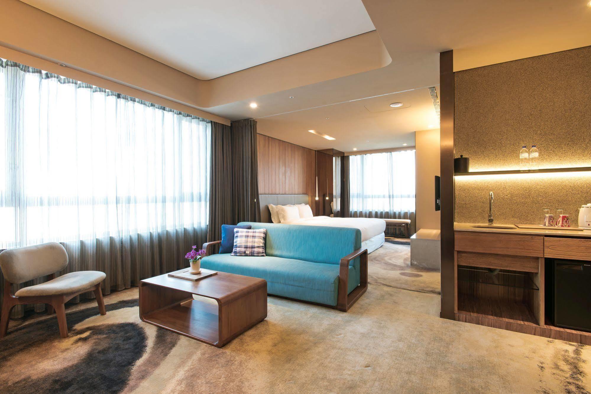Hotel Home Hotel 4*